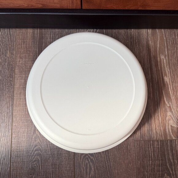 Tupperware Divided Snack and Dip Tray with Bowl - Picture 3 of 16